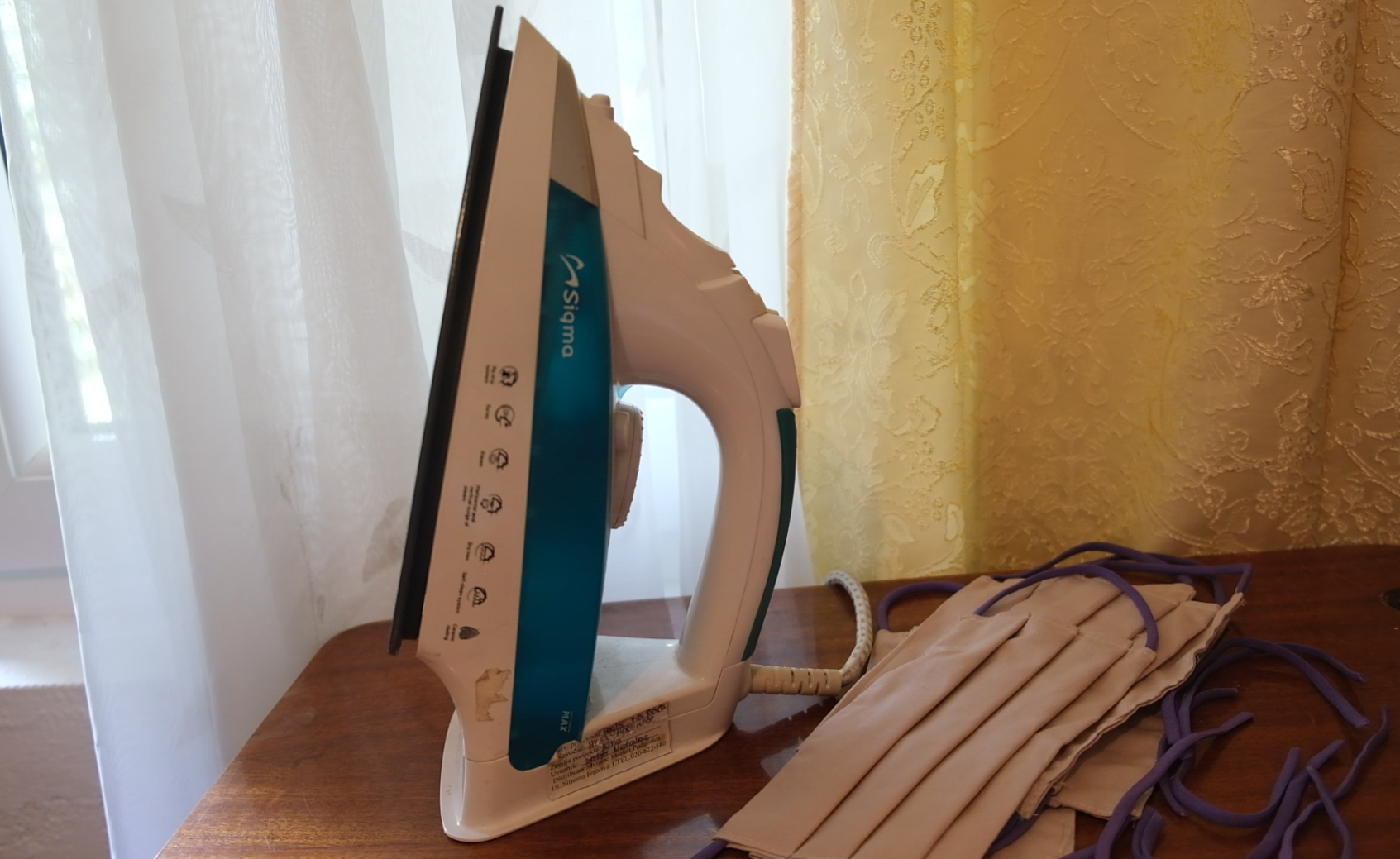 Pegla i zaštitne maske (Fotografija: Enis Eminović)