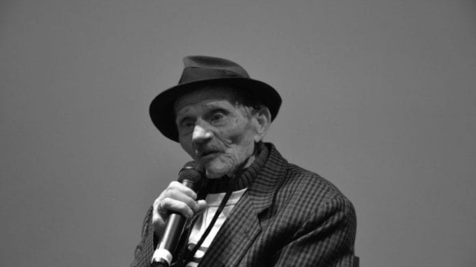 raymond11-696x461-min