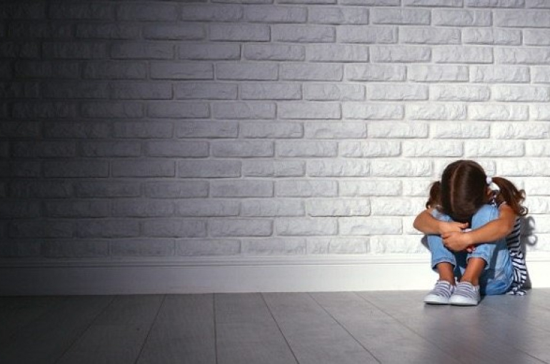 child-sadgirl-917505854-Thinkstock-min (1)