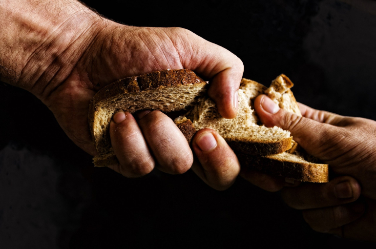 1_yLjLhaGVkU8VhMV3sIzhMQ-min