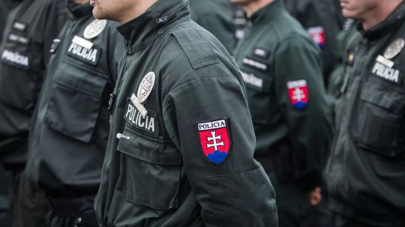 Sovak_Policemen_in_uniform