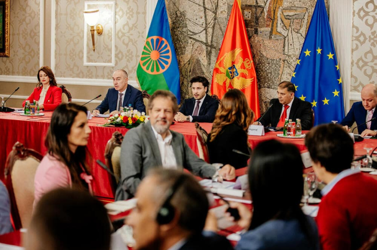 5443842_52439428795-64e1119303-k_ls-min