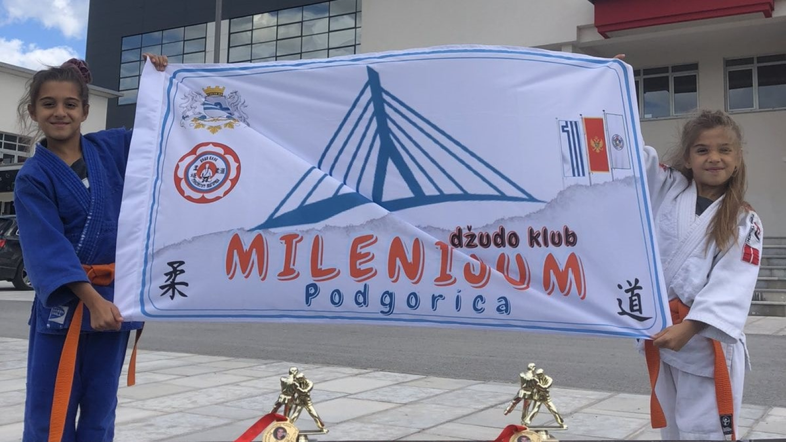 monika i leontina-min