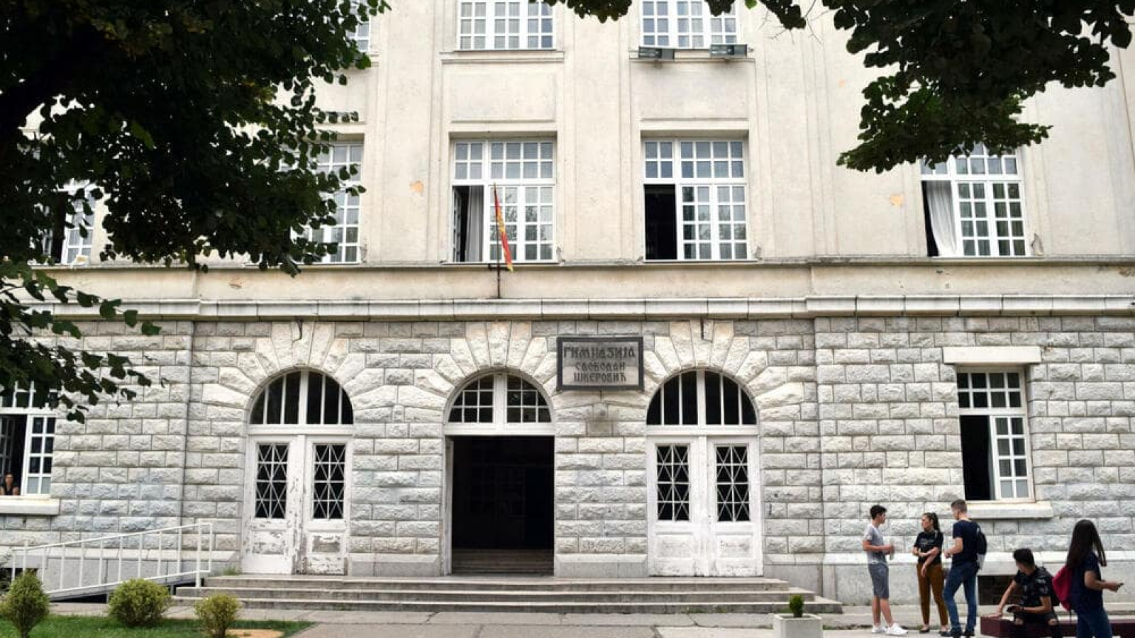 5349831_696093_ls-min